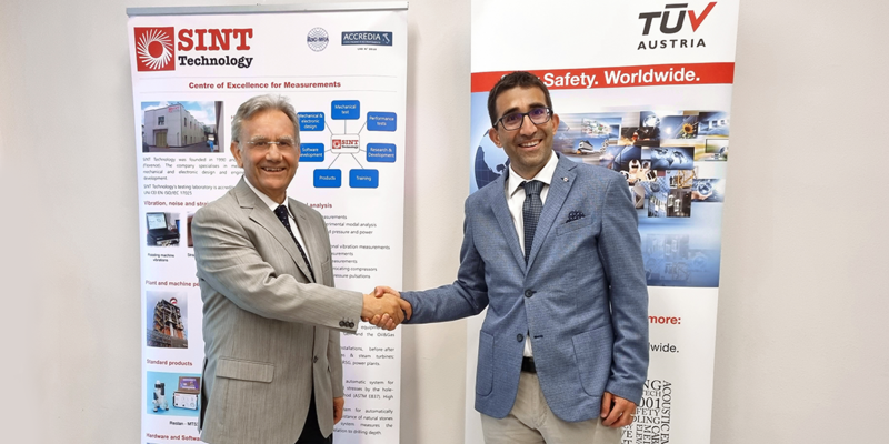 At home in Italy and all over the world: TÜV AUSTRIA acquires majority stake in SINT TECHNOLOGY: SINT Tech GM Emilio Valentini (l) and TÜV AUSTRIA Italia's Crescenzo Di Fratta (C) TÜV AUSTRIA