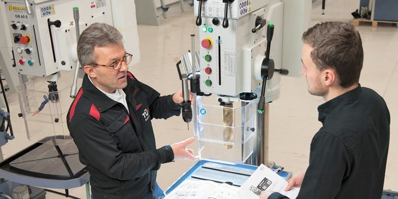 TÜV AUSTRIA inspection engineer Andreas Oberweger: "The tests performed by us reduce the efforts involved in reworking the equipment before delivery to the customer," (C) Bernardo