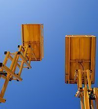 Cranes, lifting devices, gates - TÜV AUSTRIA (C) Shutterstock, AMatveev
