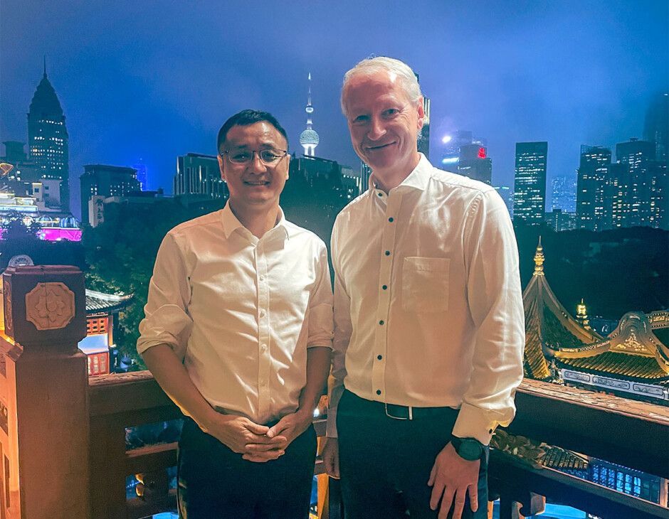 From Beijing to Shanghai, Dr. Stefan Haas´ (r) recent business trip to China with Ivan Huang (l), TÜV AUSTRIA China´s managing director, showcased TÜV AUSTRIA’s pivotal role in connecting industries, governments, and cultures.